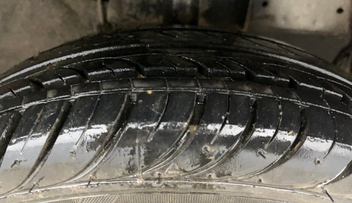 2017 Datsun Redi Go S, Petrol, Manual, 54,363 km, Right Front Tyre Tread