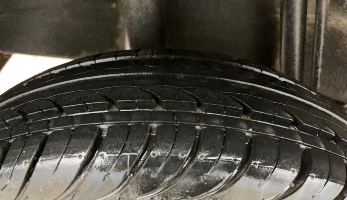 2017 Datsun Redi Go S, Petrol, Manual, 54,363 km, Right Rear Tyre Tread