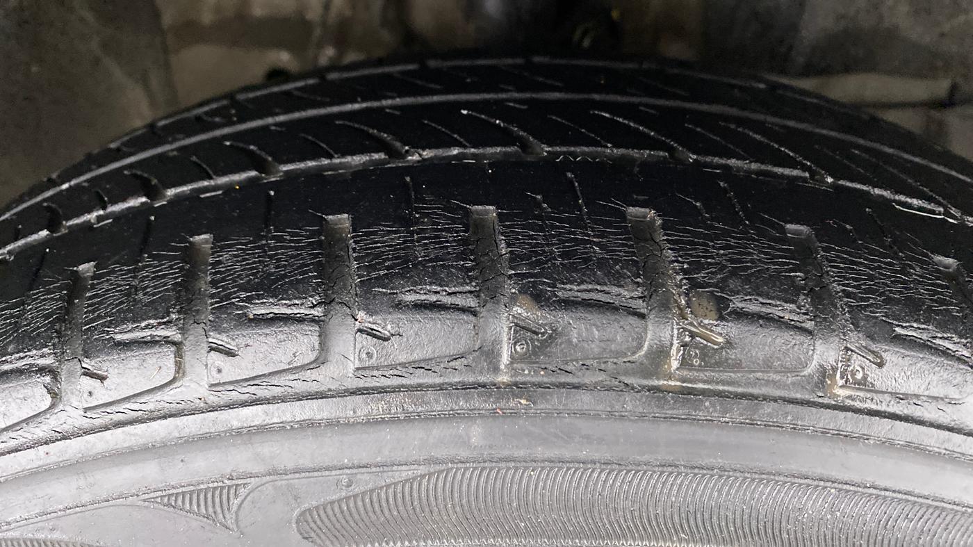 2016 Honda Jazz 1.2 V AT, Petrol, Automatic, 31,687 km, Right Front Tyre Tread
