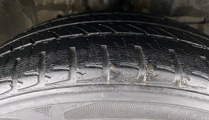 2016 Honda Jazz 1.2 V AT, Petrol, Automatic, 31,687 km, Right Front Tyre Tread