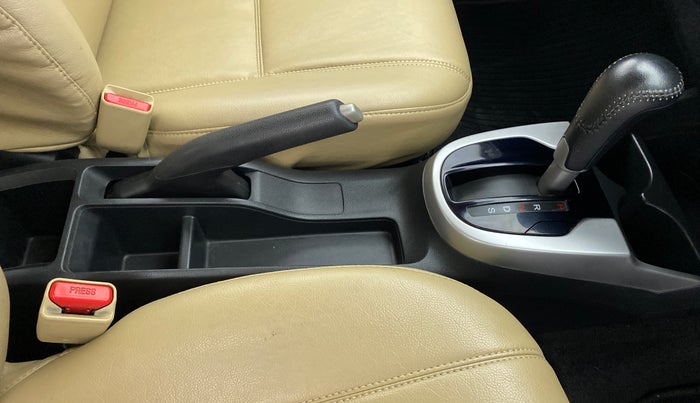 2016 Honda Jazz 1.2 V AT, Petrol, Automatic, 31,687 km, Gear Lever
