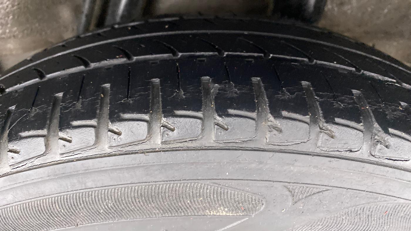 2016 Honda Jazz 1.2 V AT, Petrol, Automatic, 31,687 km, Left Rear Tyre Tread