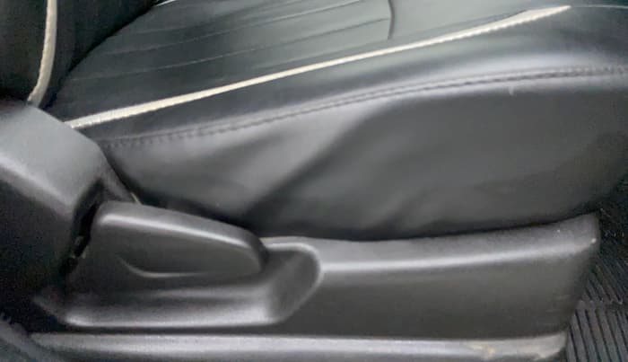 2021 Renault Kwid RXT 1.0 AMT (O), Petrol, Automatic, 11,741 km, Driver Side Adjustment Panel
