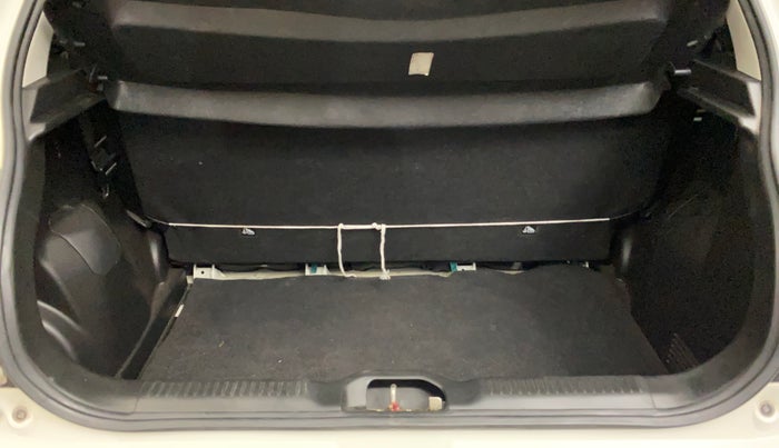 2024 Maruti Swift LXi, Petrol, Manual, 33,299 km, Boot Inside