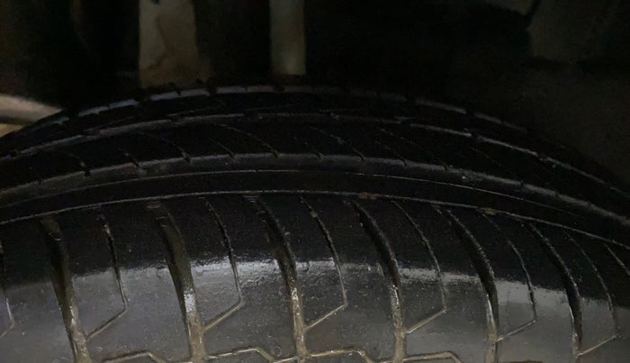 2024 Maruti Swift LXi, Petrol, Manual, 33,299 km, Right Rear Tyre Tread