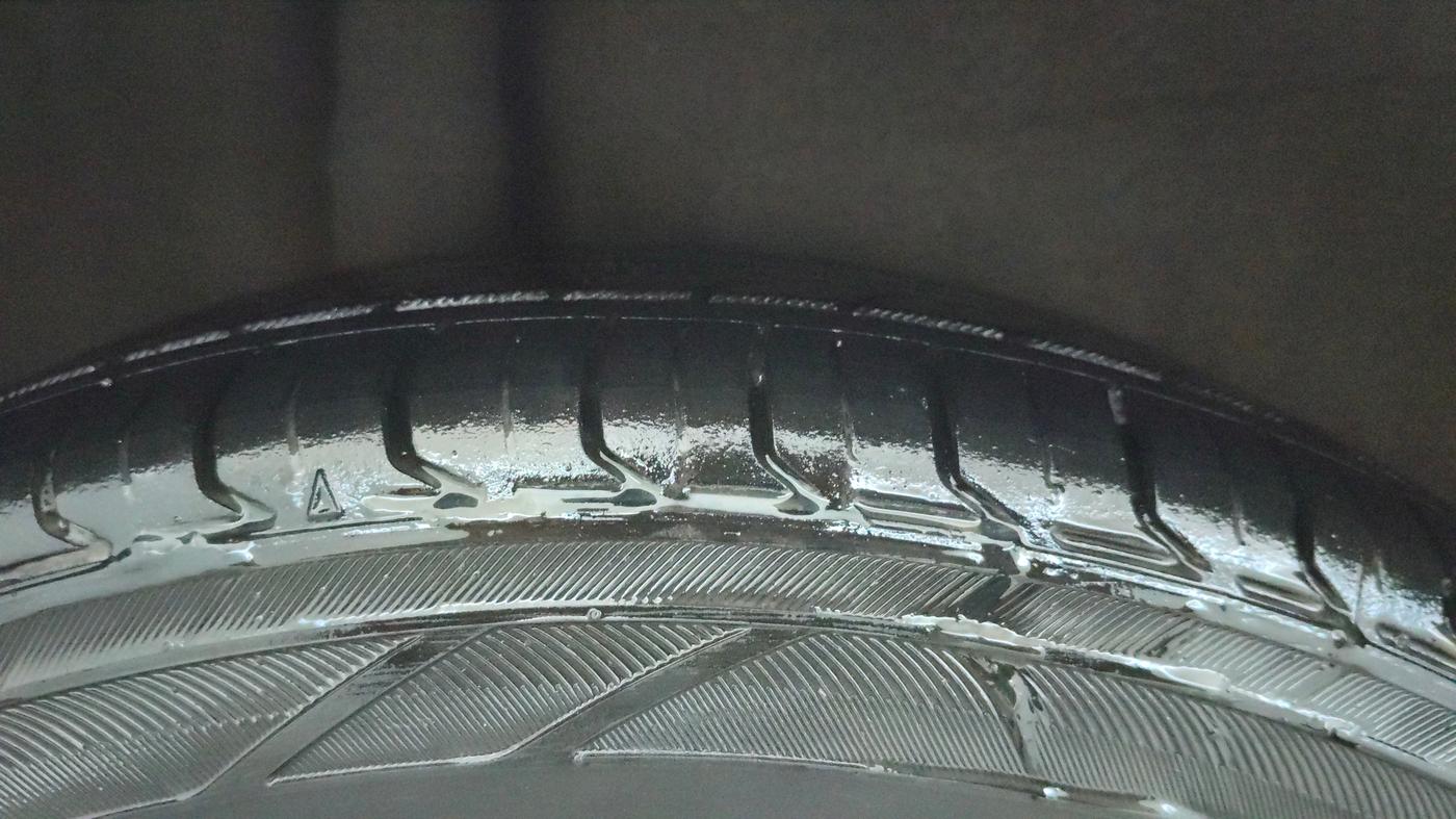 2017 Honda Jazz 1.2L I-VTEC V AT, CNG, Automatic, 1,13,720 km, Right Rear Tyre Tread