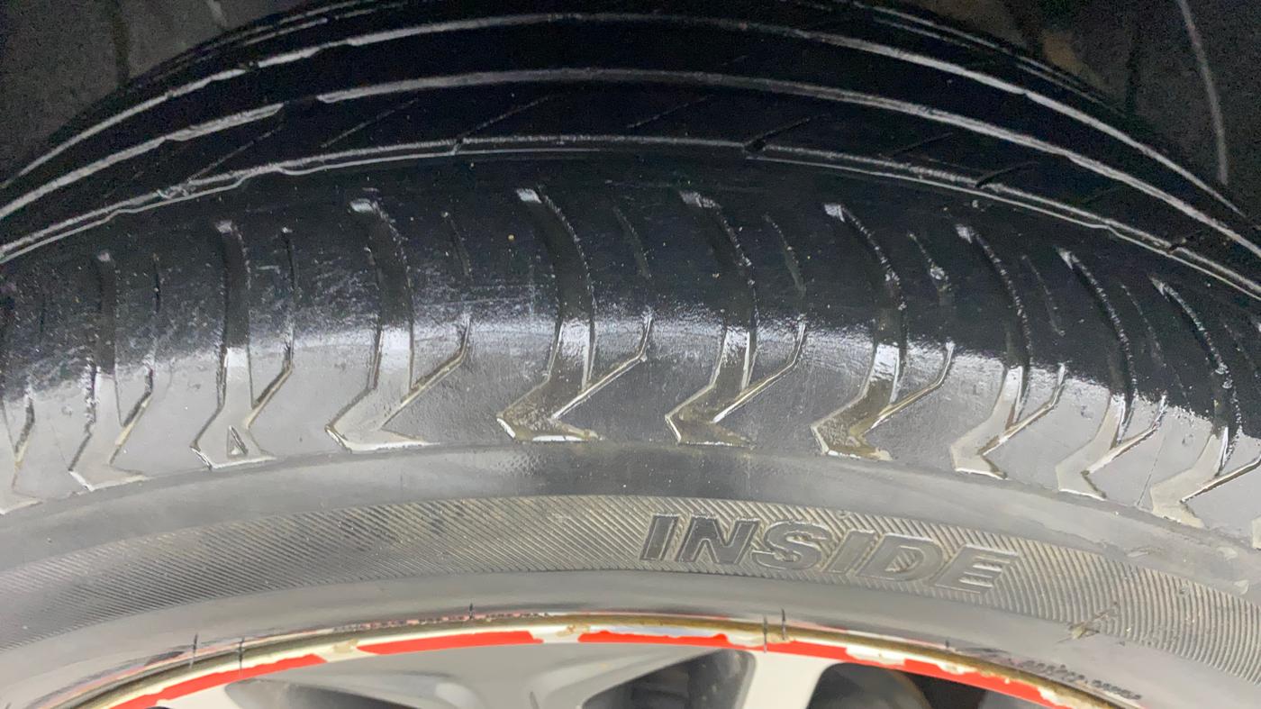2017 Hyundai Tucson GLS 2WD AT PETROL, Petrol, Automatic, 48,293 km, Left Front Tyre Tread