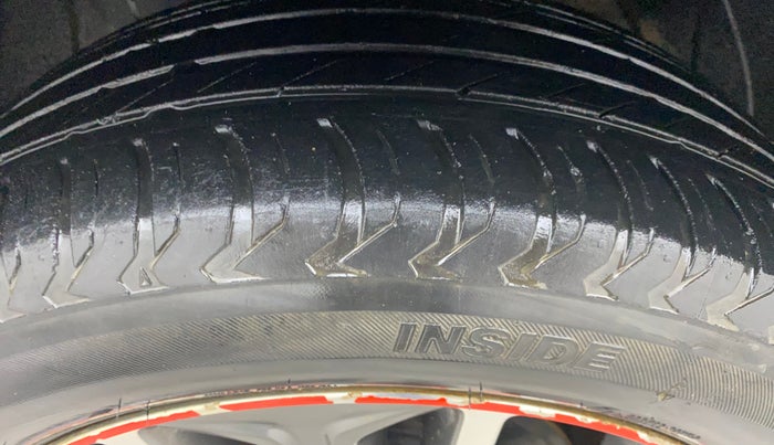 2017 Hyundai Tucson GLS 2WD AT PETROL, Petrol, Automatic, 48,293 km, Left Front Tyre Tread