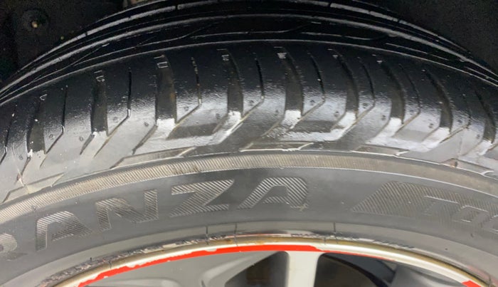 2017 Hyundai Tucson GLS 2WD AT PETROL, Petrol, Automatic, 48,293 km, Right Rear Tyre Tread