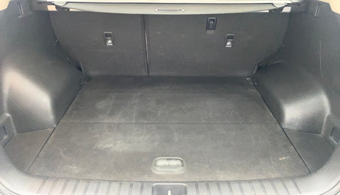 2017 Hyundai Tucson GLS 2WD AT PETROL, Petrol, Automatic, 48,293 km, Boot Inside