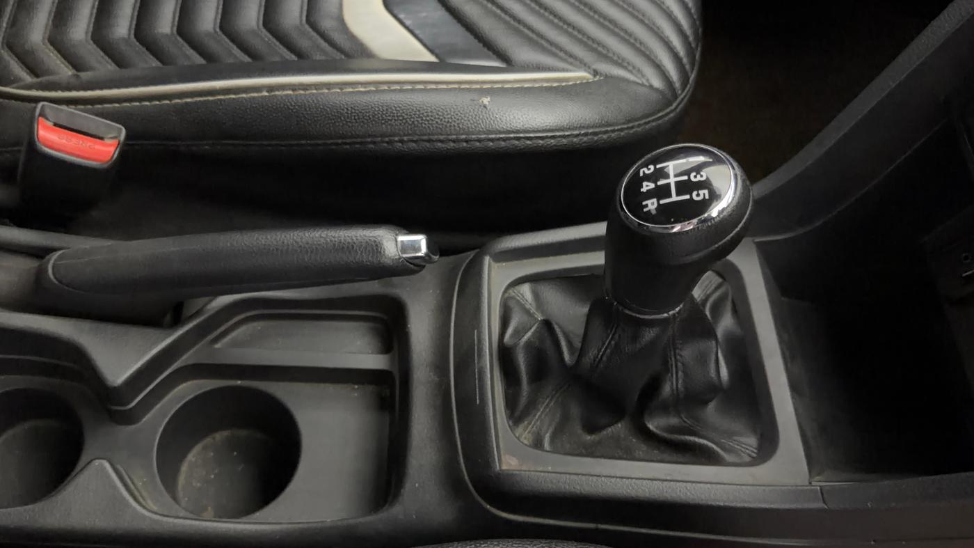 2017 Maruti Vitara Brezza ZDI PLUS, Diesel, Manual, 1,38,568 km, Gear Lever