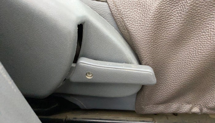 2014 Maruti Alto 800 LXI, Petrol, Manual, 1,03,856 km, Driver Side Adjustment Panel