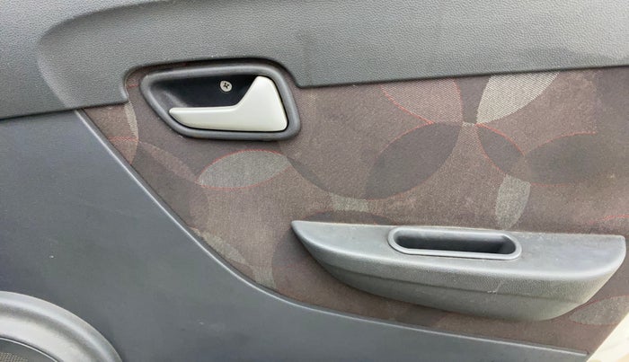 2014 Maruti Alto 800 LXI, Petrol, Manual, 1,03,856 km, Driver Side Door Panels Control