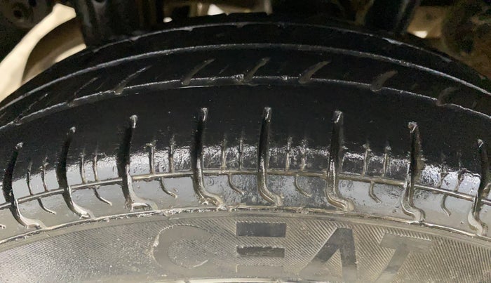 2014 Maruti Alto 800 LXI, Petrol, Manual, 1,03,856 km, Right Rear Tyre Tread