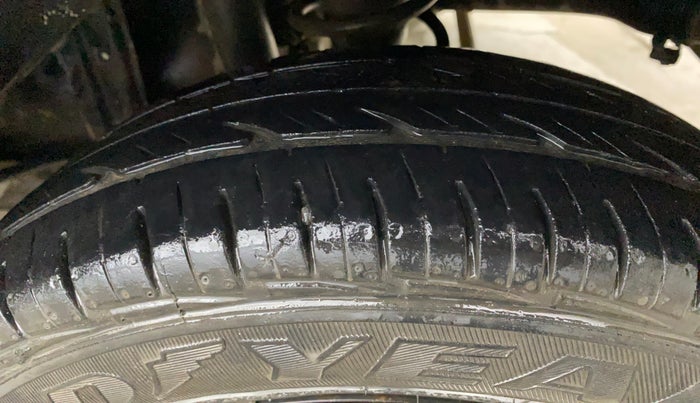 2014 Maruti Alto 800 LXI, Petrol, Manual, 1,03,856 km, Left Rear Tyre Tread