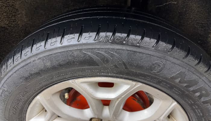 2016 Ford Ecosport TREND 1.5L PETROL, CNG, Manual, 74,329 km, Left Rear Tyre Tread