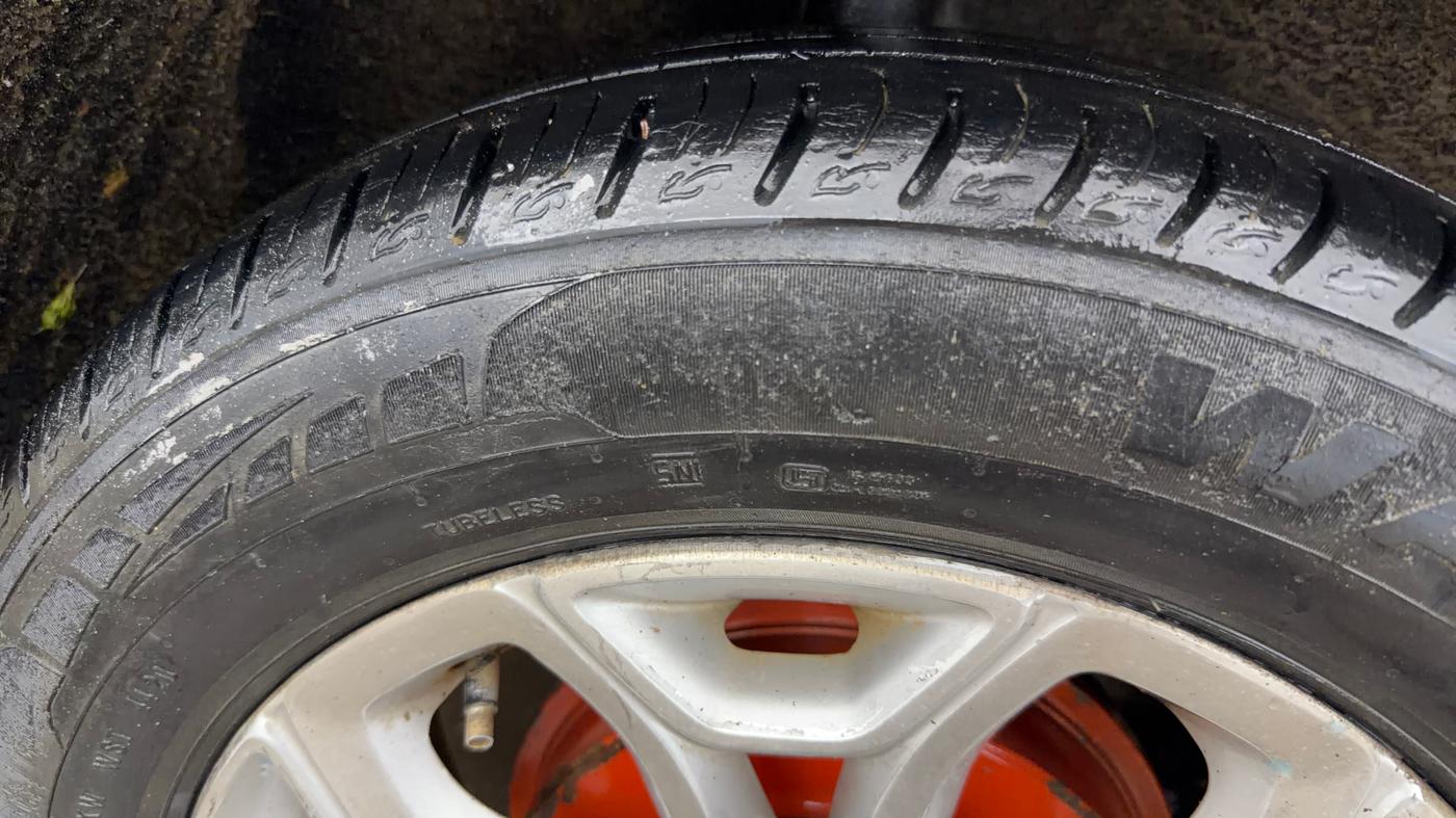 2016 Ford Ecosport TREND 1.5L PETROL, CNG, Manual, 74,329 km, Right Rear Tyre Tread