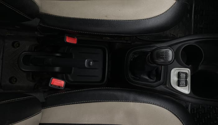 2017 Datsun Redi Go T(O) 0.8L LIMITED EDITION, Petrol, Manual, 1,09,561 km, Gear Lever