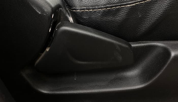 2017 Datsun Redi Go T(O) 0.8L LIMITED EDITION, Petrol, Manual, 1,09,561 km, Driver Side Adjustment Panel