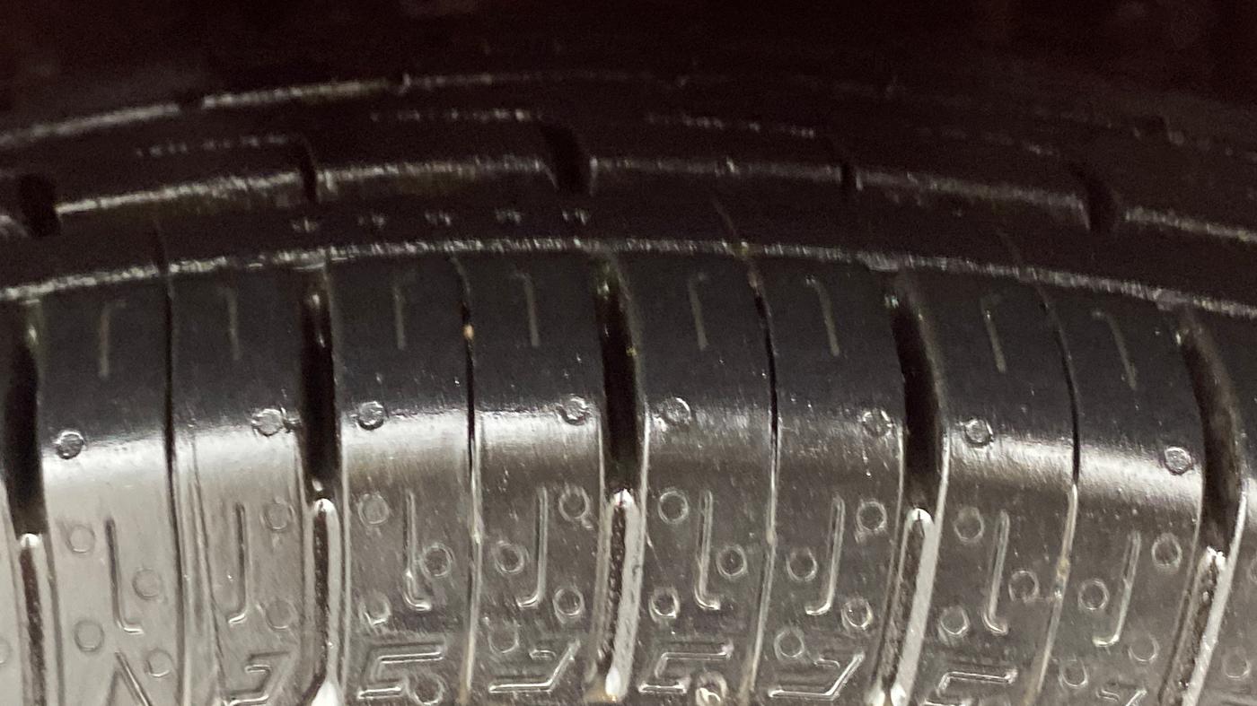 2017 Datsun Redi Go T(O) 0.8L LIMITED EDITION, Petrol, Manual, 1,09,561 km, Right Front Tyre Tread