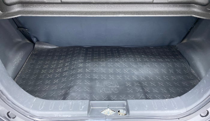 2015 Maruti Alto K10 VXI P, Petrol, Manual, 13,610 km, Boot Inside View