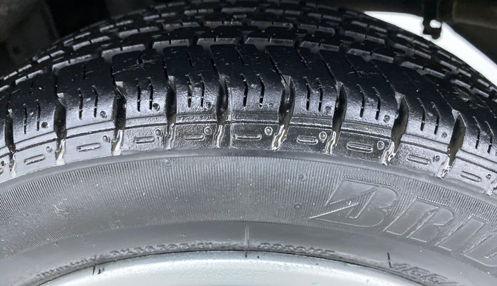 2015 Maruti Alto K10 VXI P, Petrol, Manual, 13,610 km, Left Rear Tyre Tread