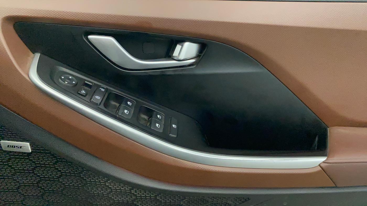 2022 Hyundai ALCAZAR PLATINUM(O) 7STR 2.0 AT, Petrol, Automatic, 31,942 km, Driver Side Door Panels Control