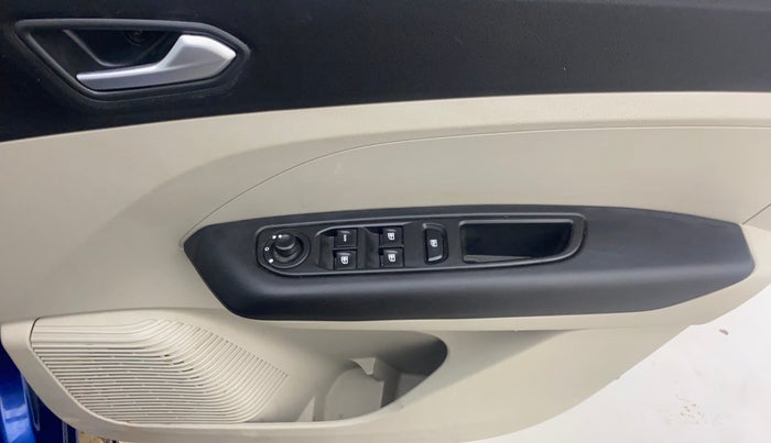 2021 Renault TRIBER RXZ, Petrol, Manual, 26,625 km, Driver Side Door Panels Control