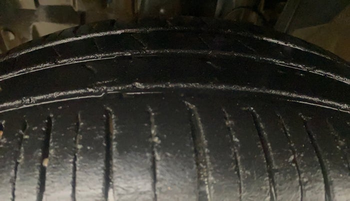 2021 Renault TRIBER RXZ, Petrol, Manual, 26,625 km, Left Front Tyre Tread