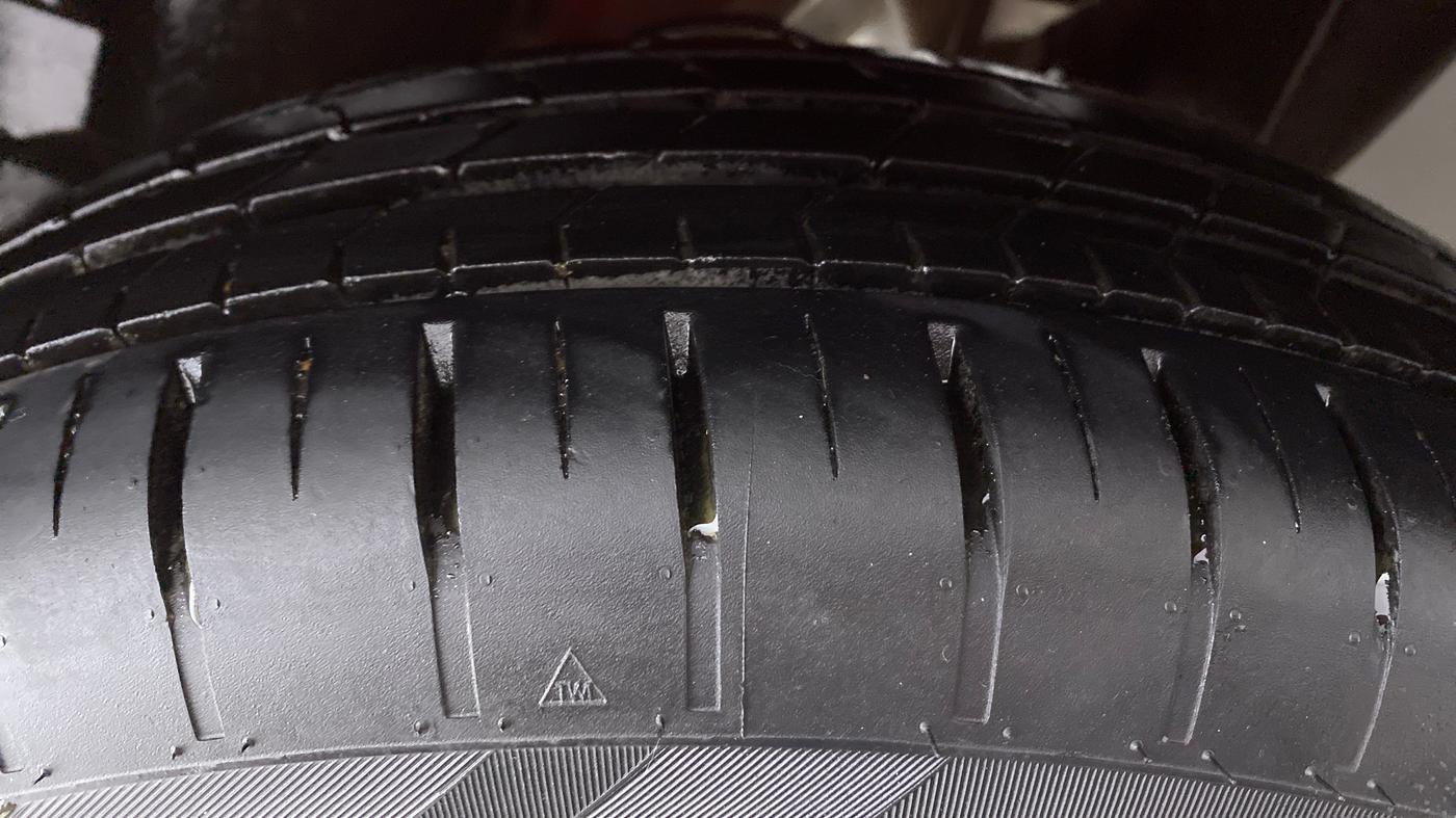2022 Maruti Swift ZXI+ DUAL TONE , Petrol, Manual, 13,143 km, Right Rear Tyre Tread