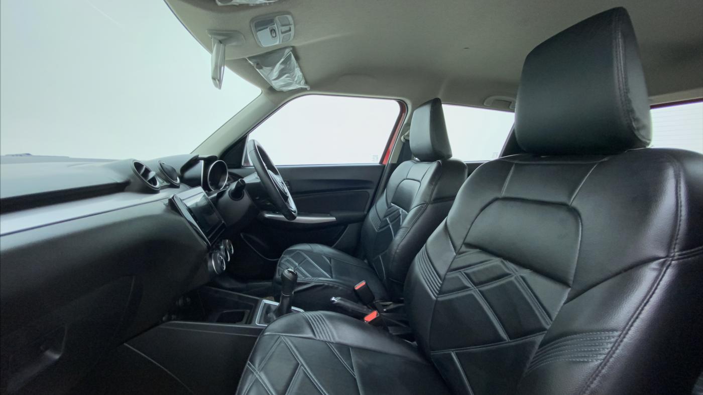 2022 Maruti Swift ZXI+ DUAL TONE , Petrol, Manual, 13,143 km, Right Side Front Door Cabin