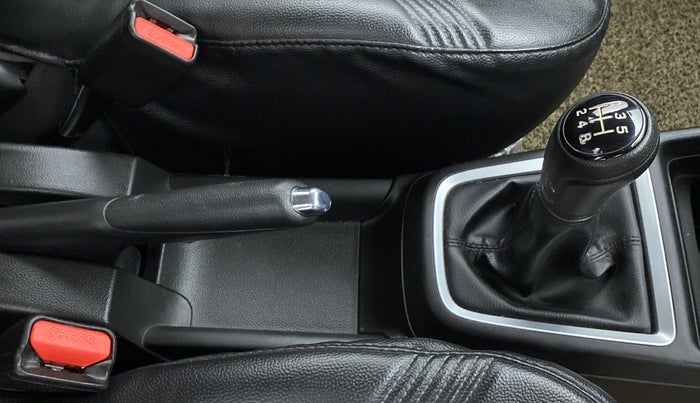 2022 Maruti Swift ZXI+ DUAL TONE , Petrol, Manual, 13,143 km, Gear Lever