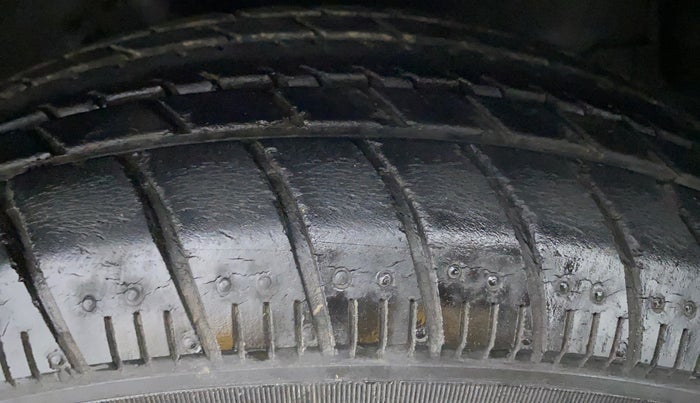 2016 Maruti Celerio ZXI AMT, Petrol, Automatic, 41,191 km, Left Rear Tyre Tread