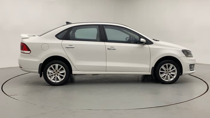 2016 Volkswagen Vento HIGHLINE 1.2 TSI AT, Petrol, Automatic, 56,791 km, Right Side View