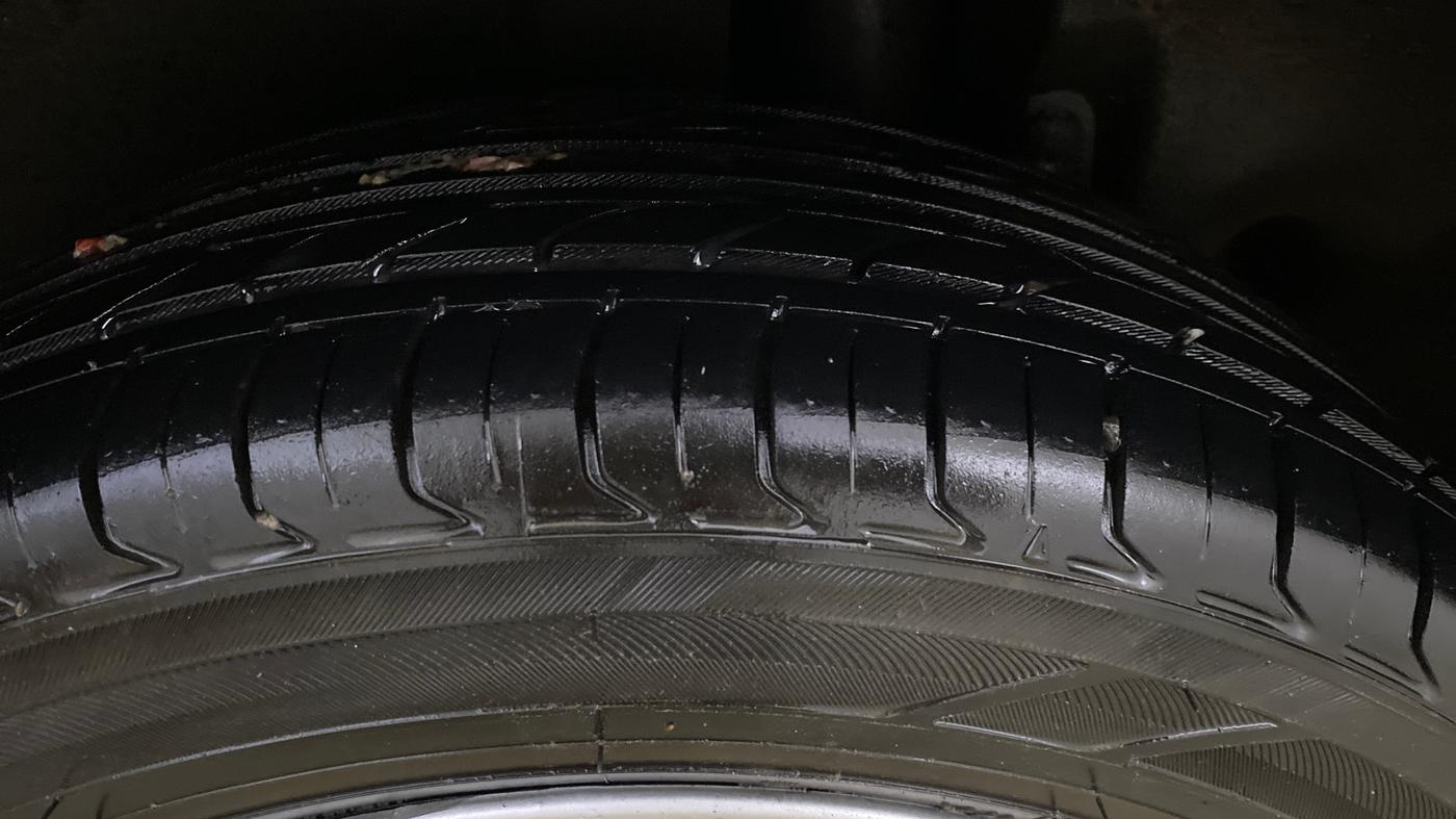 2016 Maruti Ertiga VXI CNG, CNG, Manual, 88,892 km, Left Rear Tyre Tread