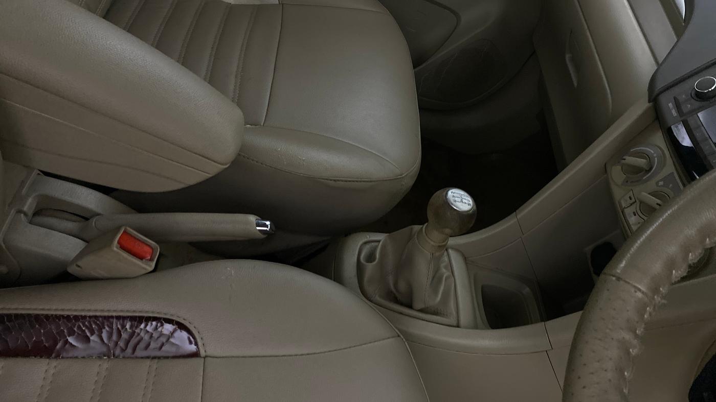 2016 Maruti Ertiga VXI CNG, CNG, Manual, 88,892 km, Gear Lever