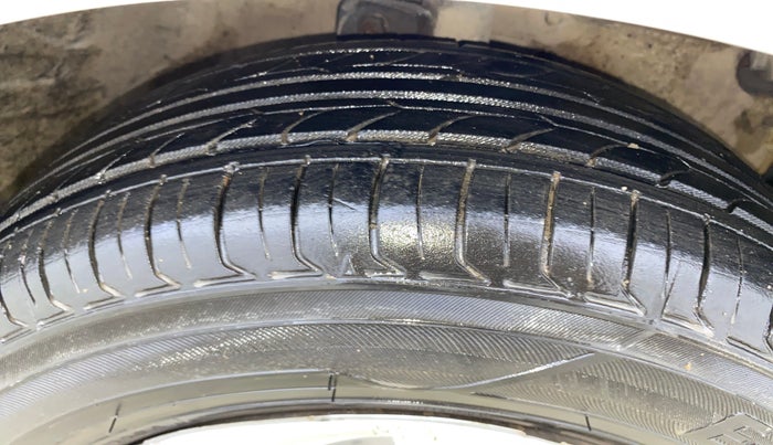 2016 Maruti Celerio VXI CNG, CNG, Manual, 71,885 km, Right Front Tyre Tread