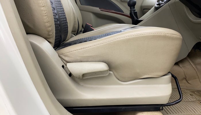 2016 Maruti Celerio VXI CNG, CNG, Manual, 71,885 km, Driver Side Adjustment Panel