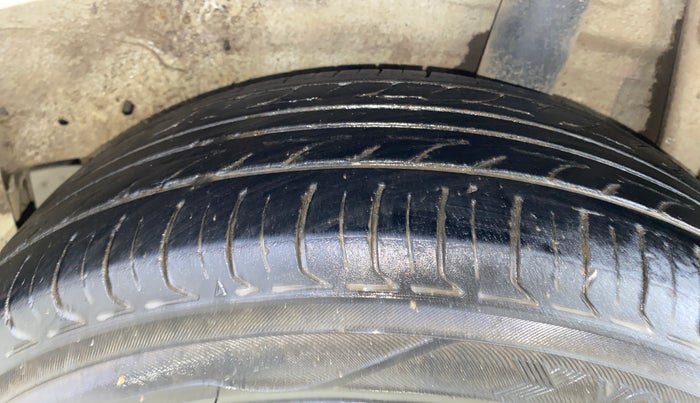 2016 Maruti Celerio VXI CNG, CNG, Manual, 71,885 km, Left Rear Tyre Tread