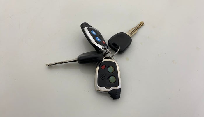 2016 Maruti Celerio VXI CNG, CNG, Manual, 71,885 km, Key Close Up