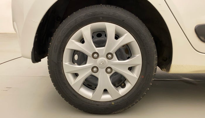 2014 Hyundai Grand i10 SPORTZ 1.2 KAPPA VTVT, Petrol, Manual, 13,653 km, Right Rear Wheel
