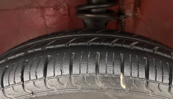 2016 Maruti Alto 800 LXI, Petrol, Manual, 49,853 km, Left Front Tyre Tread