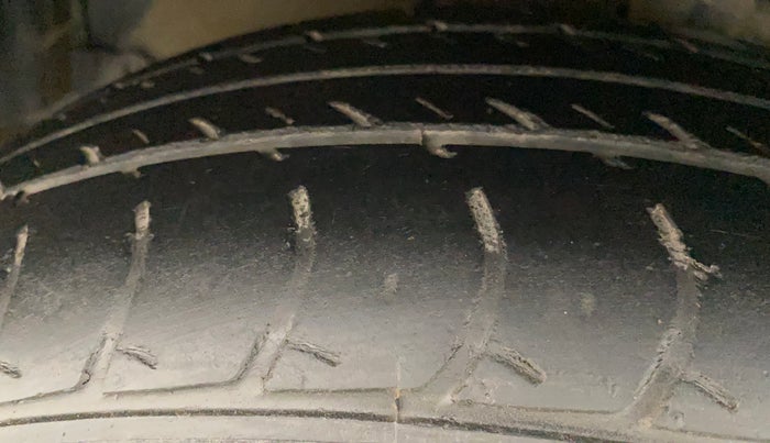 2014 Maruti Celerio VXI AMT, Petrol, Automatic, 68,907 km, Left Front Tyre Tread