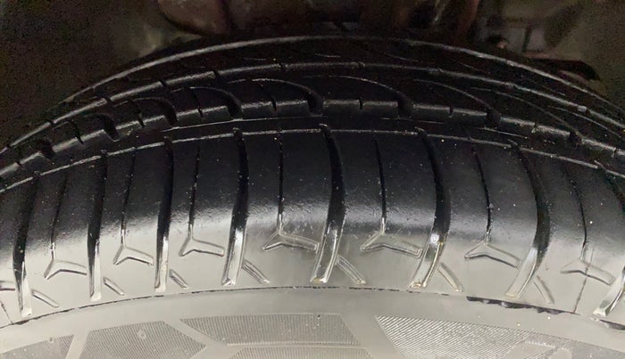 2016 Tata Tiago XZ PETROL, Petrol, Manual, 57,146 km, Right Front Tyre Tread