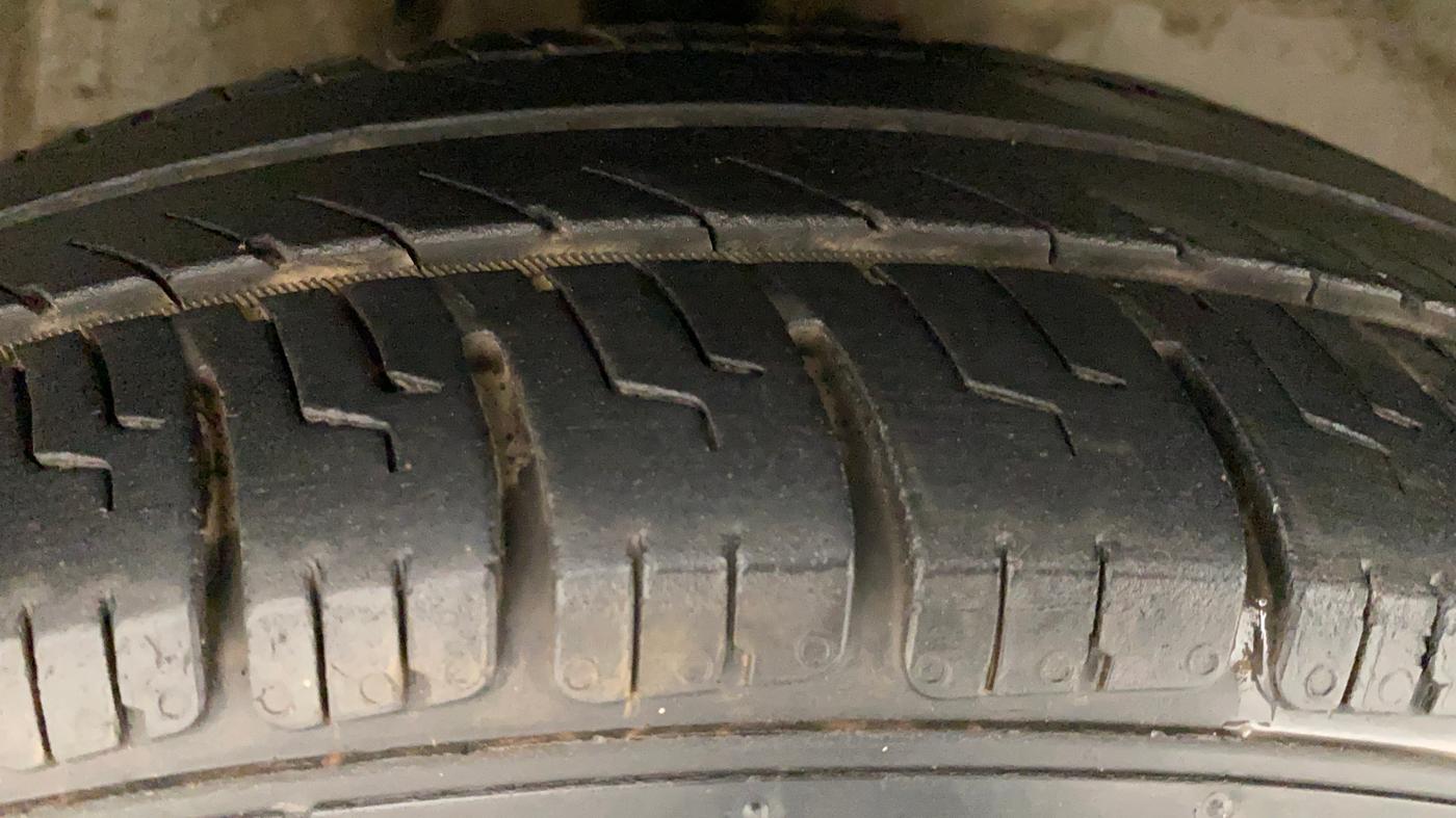2011 Maruti Swift Dzire VDI, Diesel, Manual, 79,474 km, Right Front Tyre Tread