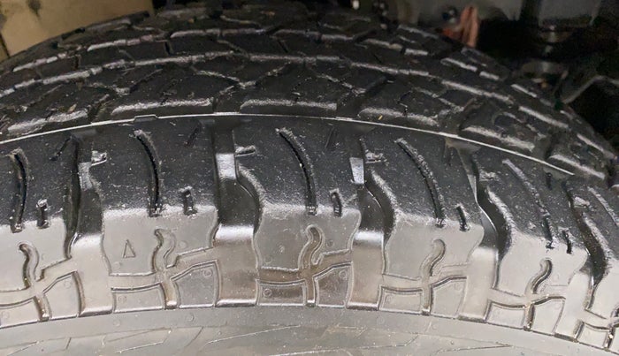 2021 Mahindra Thar LX PETROL HT 4WD AT, Petrol, Automatic, 12,452 km, Right Front Tyre Tread