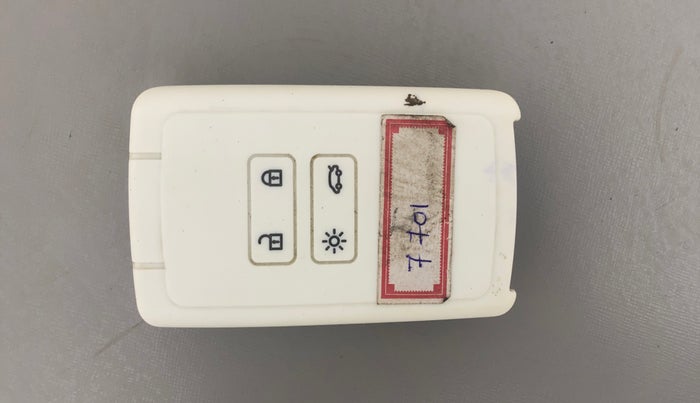 2019 Renault TRIBER RXZ, Petrol, Manual, 37,121 km, Key Close Up