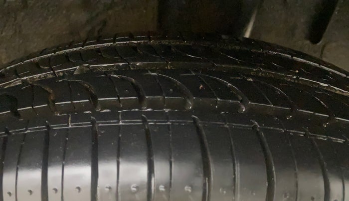 2019 Renault TRIBER RXZ, Petrol, Manual, 37,121 km, Left Rear Tyre Tread