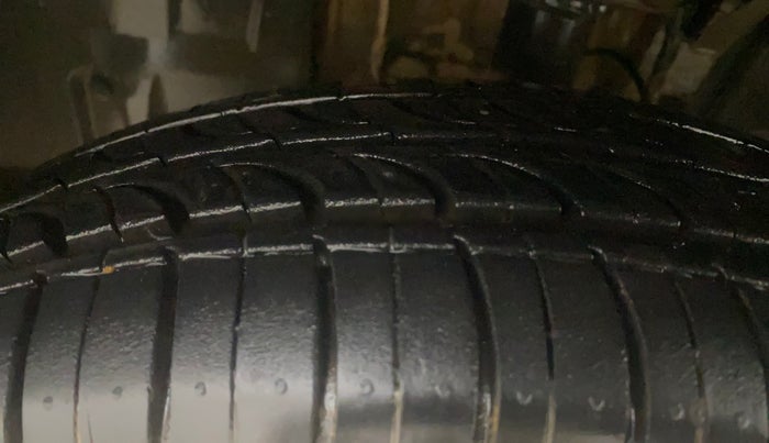 2019 Renault TRIBER RXZ, Petrol, Manual, 37,121 km, Left Front Tyre Tread