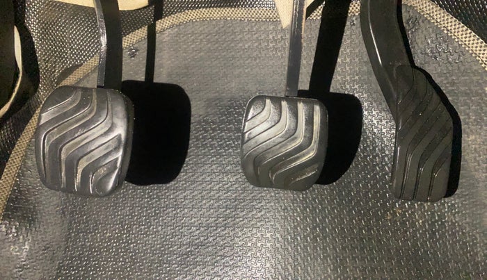 2019 Renault TRIBER RXZ, Petrol, Manual, 37,121 km, Pedals